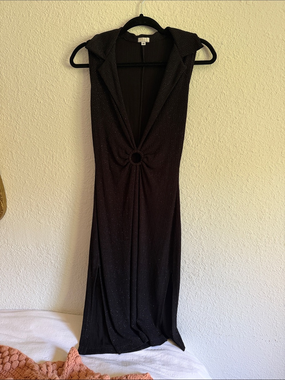 Beautiful Sleeveless Black Sparkle Maxi Dress with Ring Detail - Unknown Brand